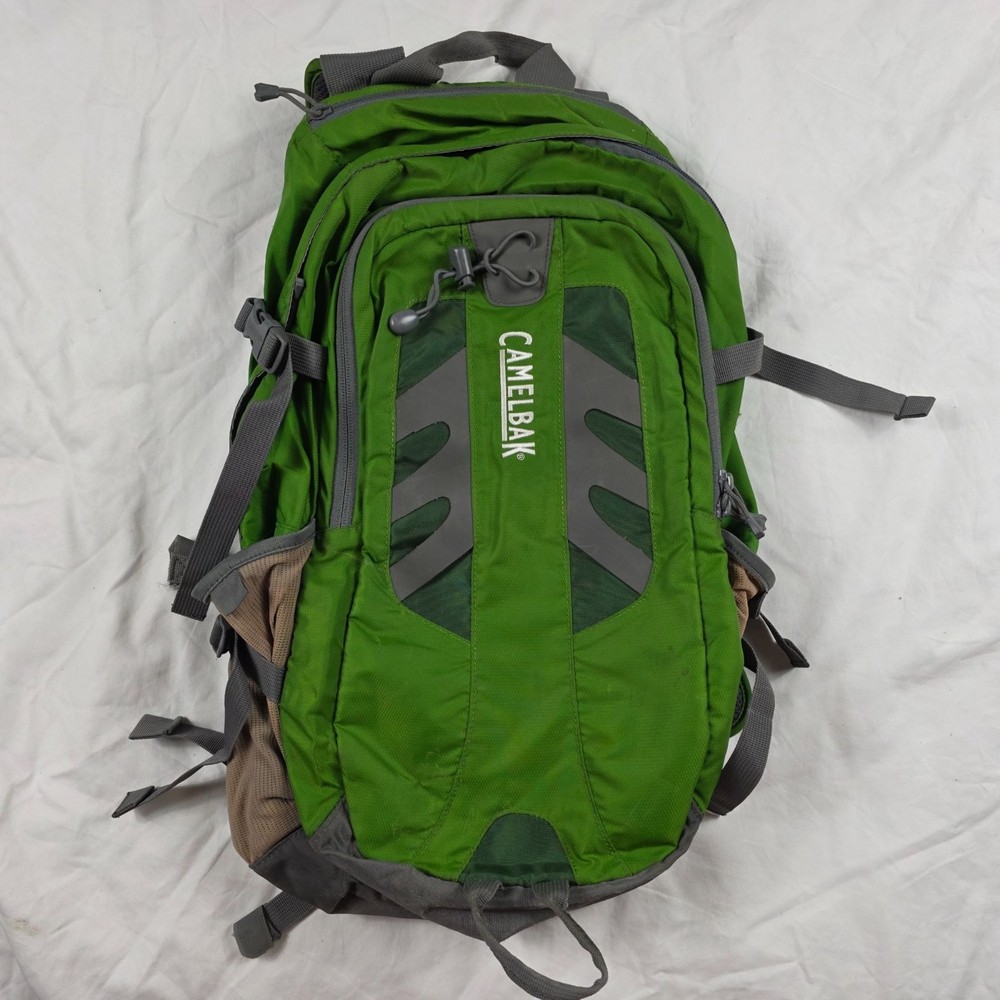 Camelbak Rim Runner Hydration Backpack Green Lightweight Hiking Pack Camping