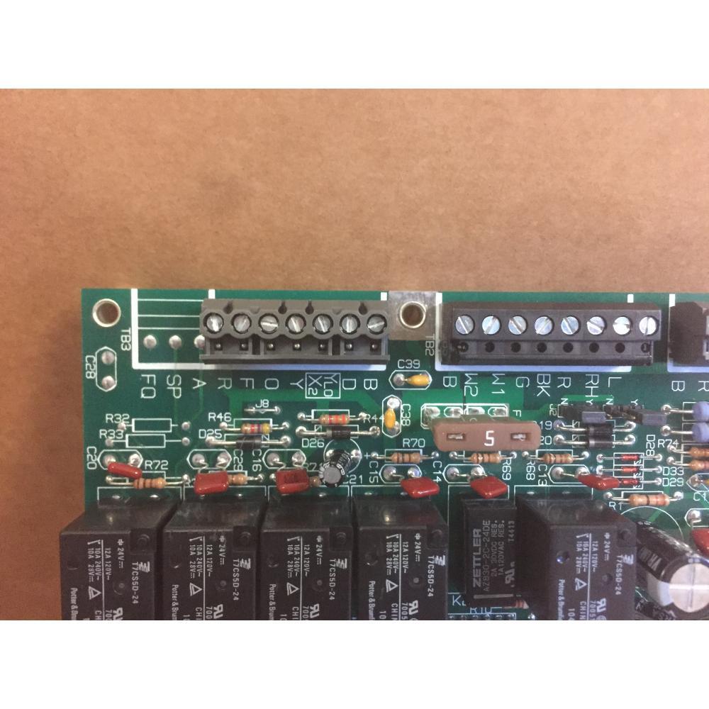AMERICAN STANDARD BRD02136 SYSTEM CONTROLLER INTEGRATED ZONE SYSTEM BOARD