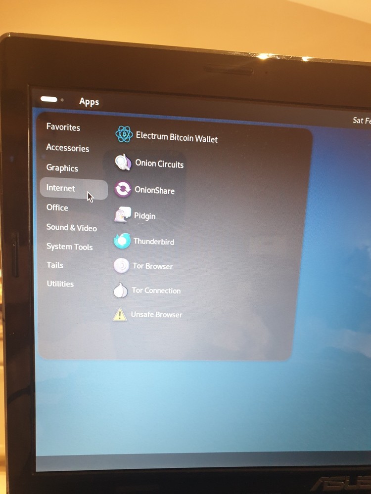 Linux Tails 7.4.1, 64-bit, Bootable Live USB Flash Drive - Leave No Trace