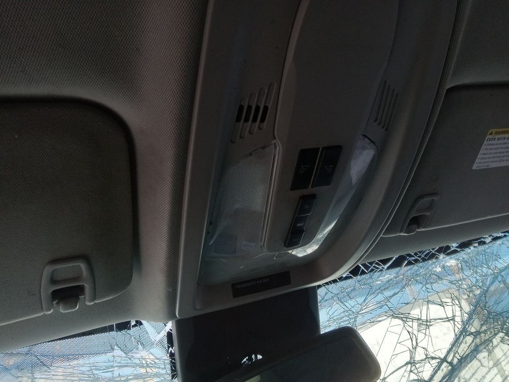 EQUINOX 2015 Headrest 901789