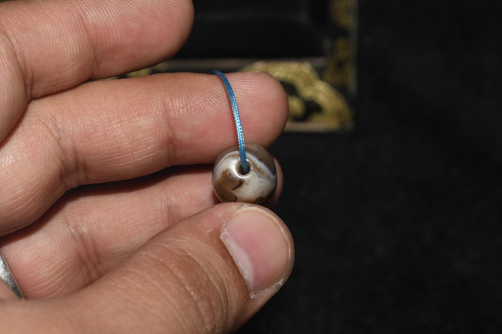 Perfect Authentic Ancient Tibetan Himalayan Banded Agate Stone Bead