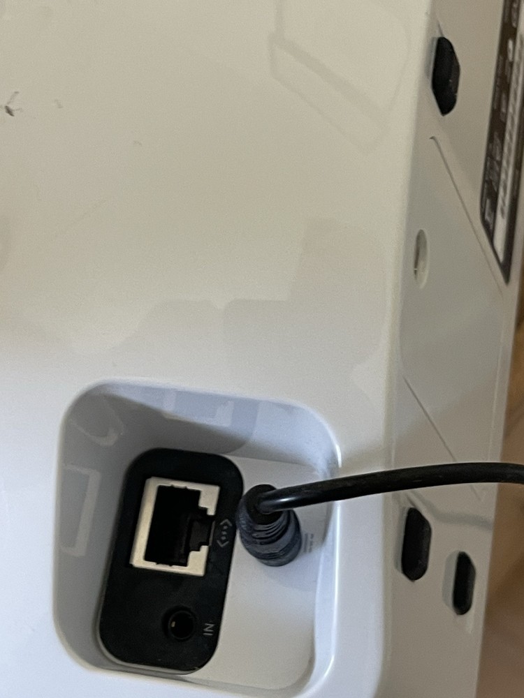 logitech squeezebox internet radio White