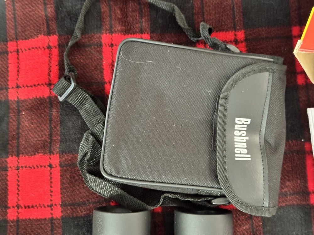 Bushnell 10x42mm Binoculars - Black