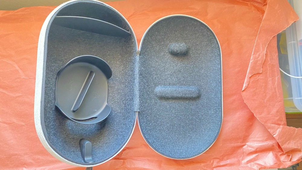 GENUINE ORIGINAL Oculus Quest 2 | Carrying Case + Silicon Cover