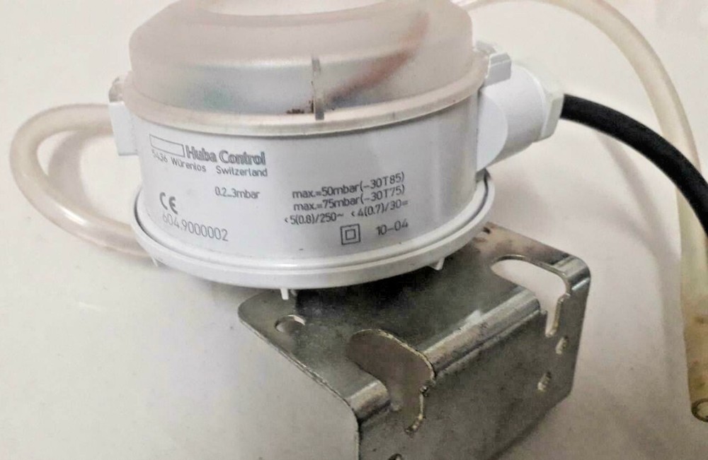 Huba Control Type 604.9000002 Mechanical Pressure Switch 10-04