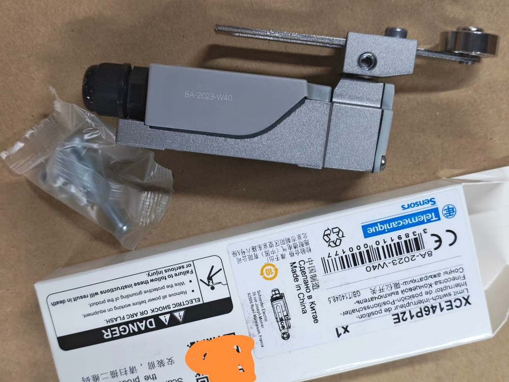 1PCS NEW XCE146P12E Limit Switch