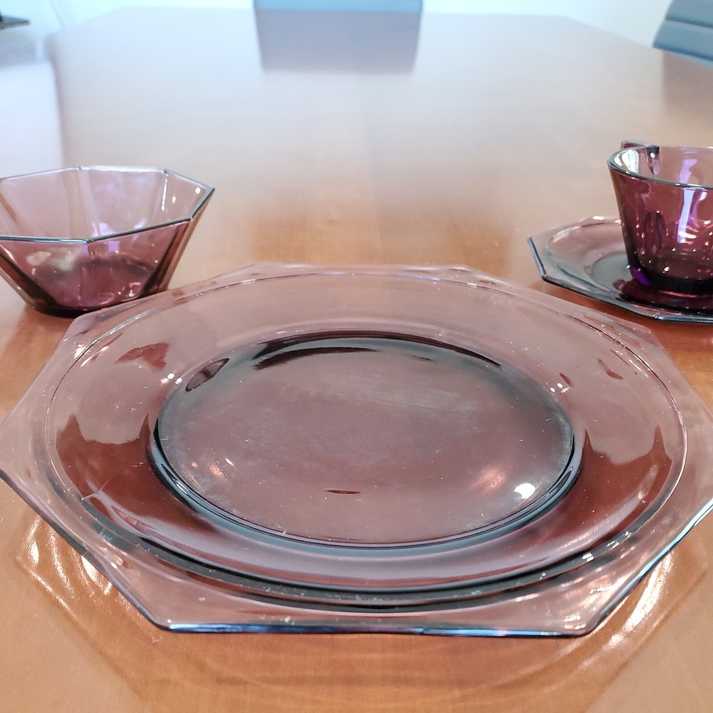 4 piece Hazel Atlas Moroccan Amethyst Purple Octagonal Place Setting