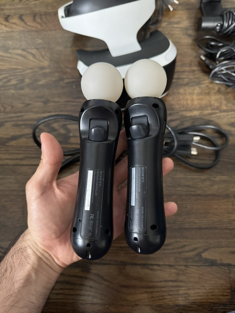 PlayStation VR (PSVR1) Complete Bundle with Original Box. Comes with everything.