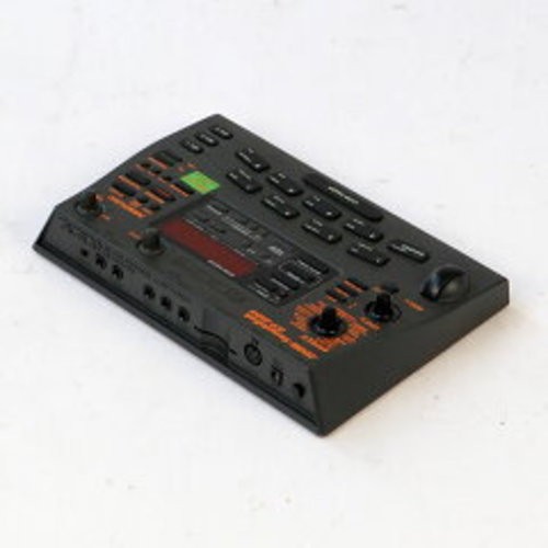 ZOOM ST-224 SampleTrak Vintage 8-Pad Phrase Sampler with Effects & Resampling