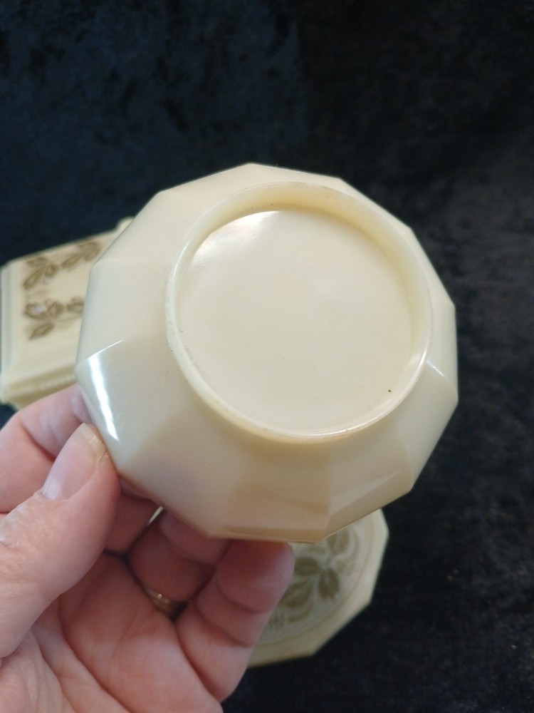 Plastic Vanity Set Gold Leaf Accents Vintage