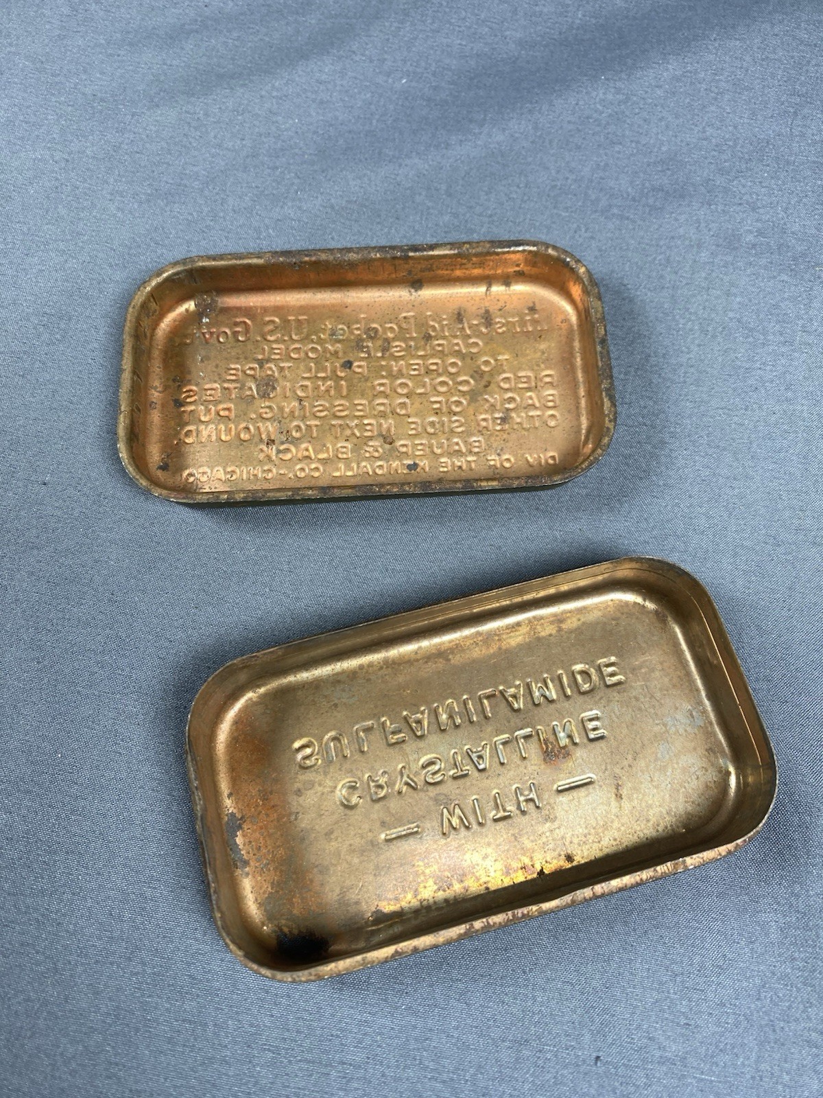 ORIGINAL WWII US ARMY FIRST AID CARLISLE BANDAGE TIN Bauer & Black EMPTY *READ