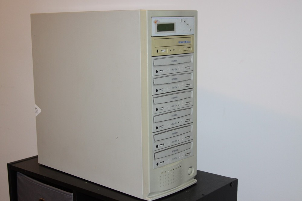 ILY enterprise CD Duplicator 1:6 (Plextor, Yamaha)