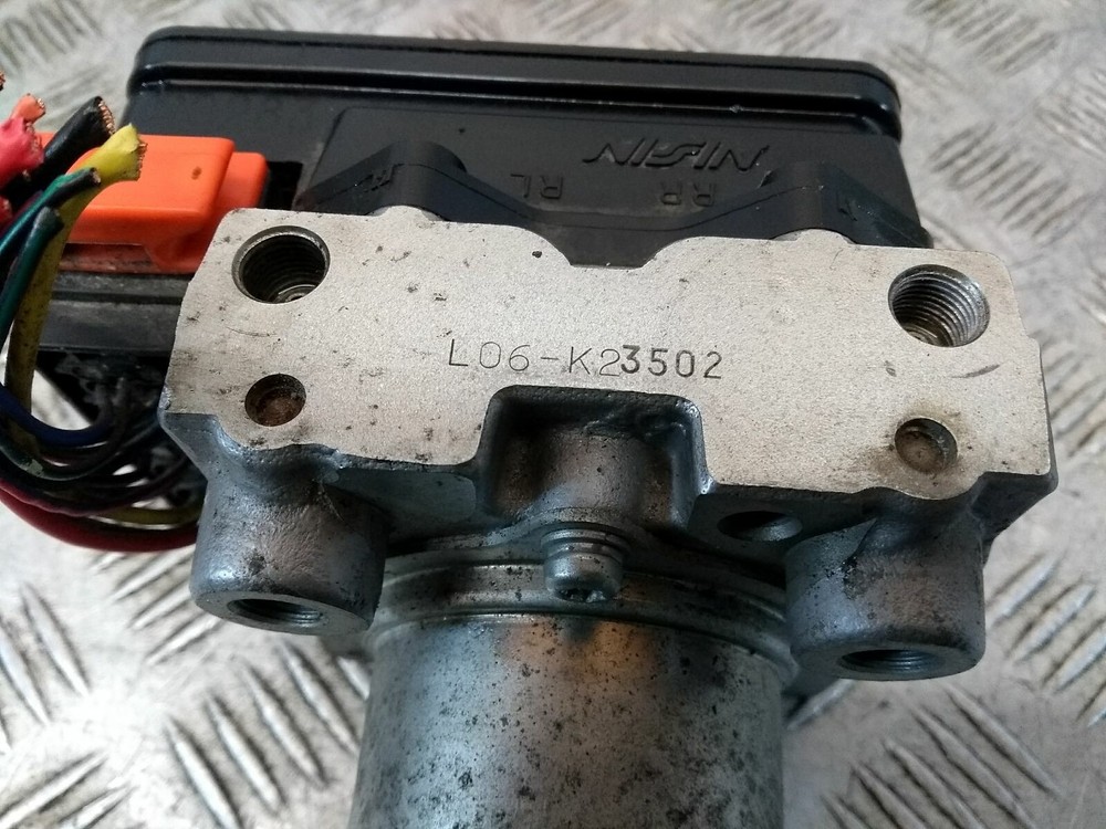 2009 TRIUMPH SPRINT ST 1050 ABS Pump