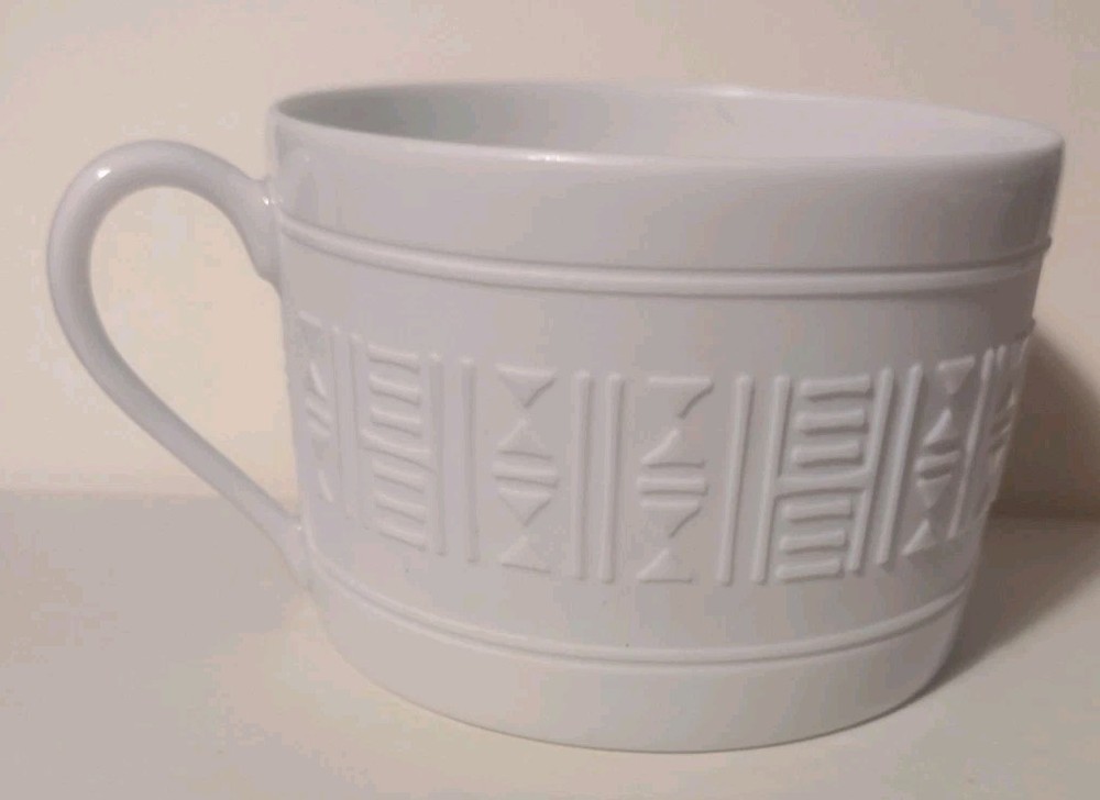 HERMES Egee Aegean Flat Cup All White Minimalist Embossed Geometric Marked