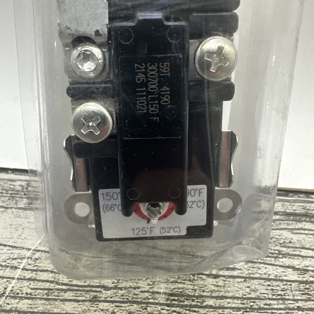 UtiliTech Upper Thermostat 0362345, 7 Pole, Hi-Limit; 120 Through 480 Volt {D7}