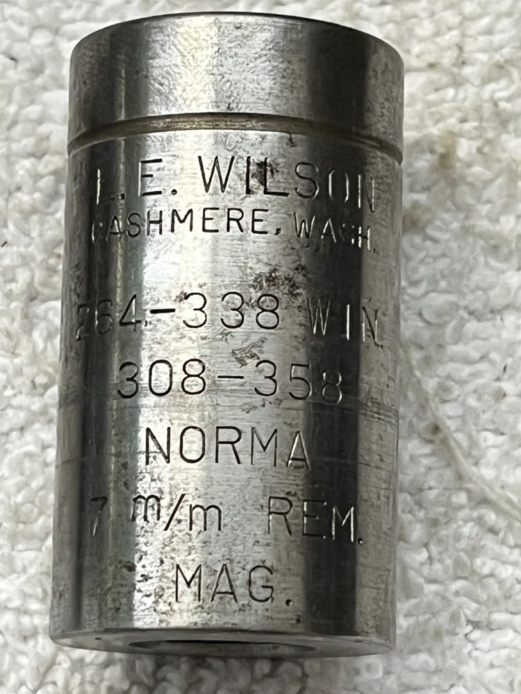 L. E. Wilson Trimmer Micrometer Adjustment Case Trimmer & 5x Shell Holders