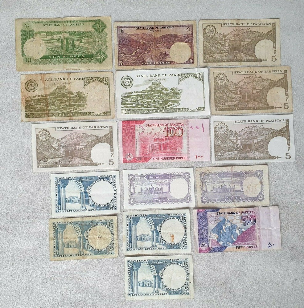Pakistan Rupees Lot Banknotes