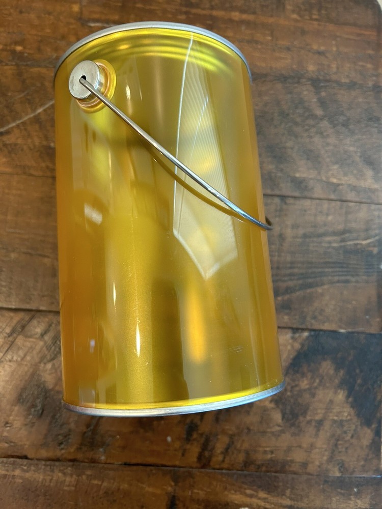 7 Bella Bug Small Paint Cans