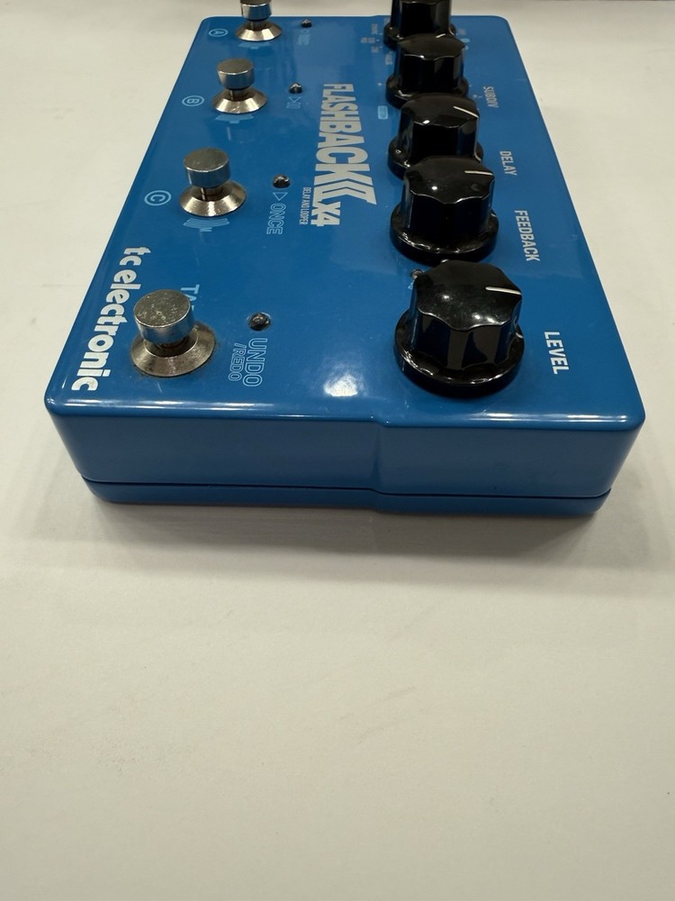 TC Electronic Flashback X4 Delay & Looper True Bypass Guitar Effect Pedal