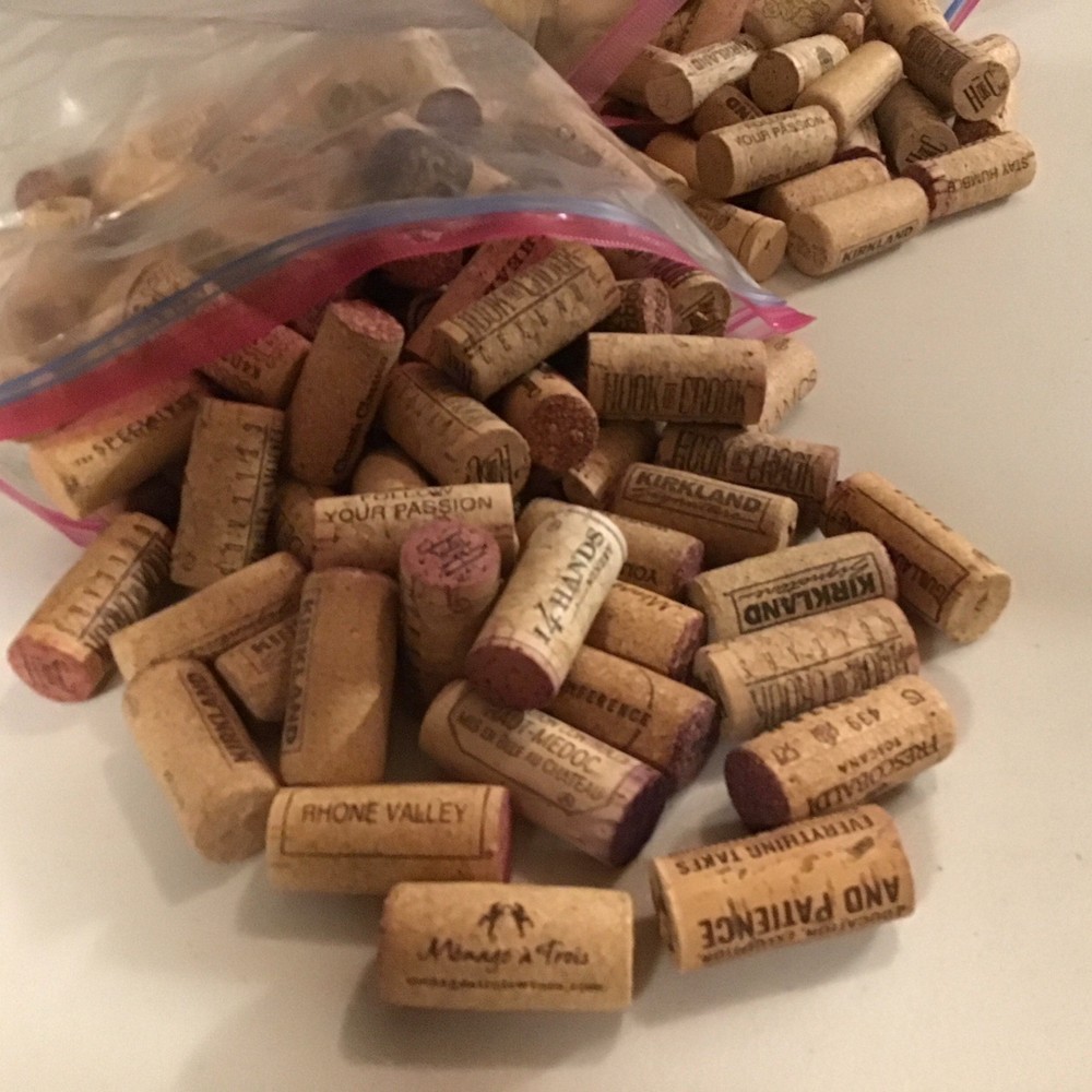 Used assorted wine corks. 200