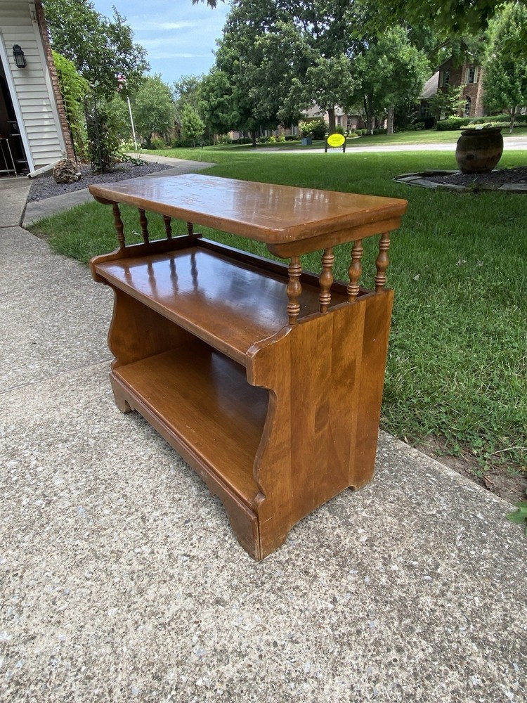 Ethan Allen Heirloom Maple Nutmeg End Table