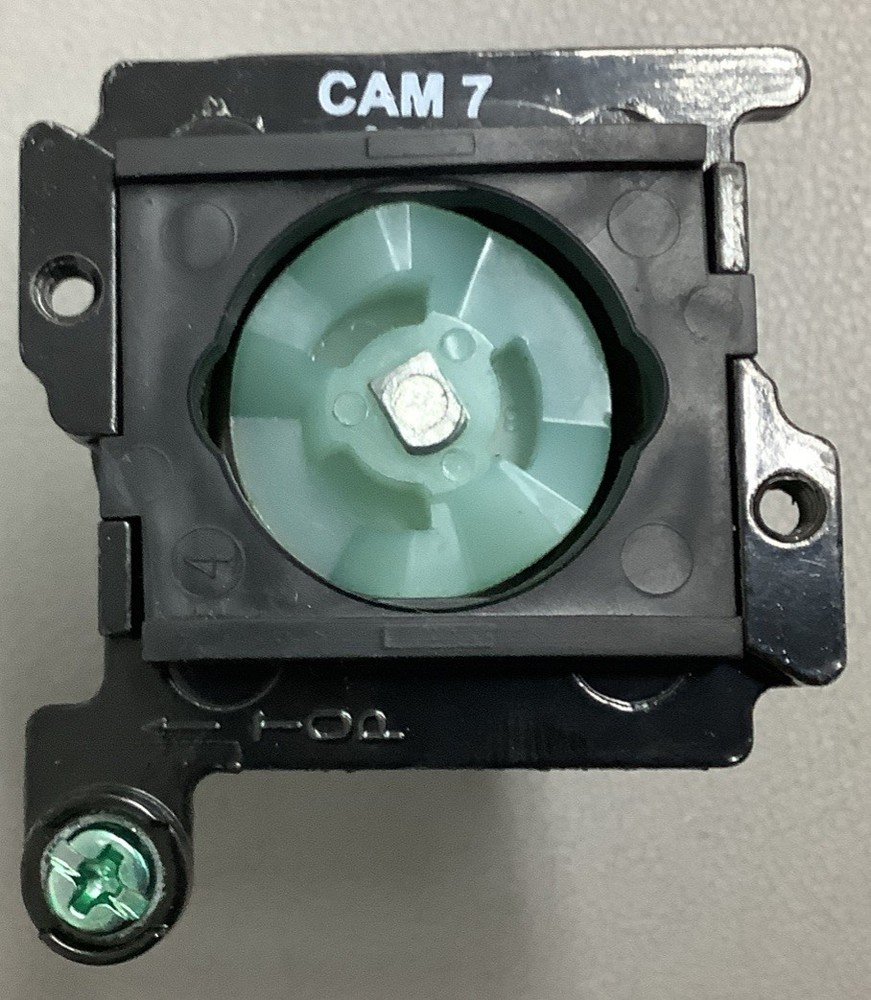 Eaton E34 Operator Selector Switch E34KTB7 Cam 7, Keyed (b636)
