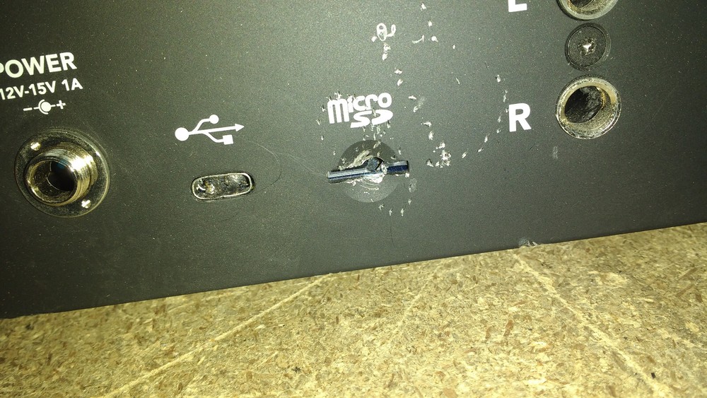 RodeCaster Pro Integrated Podcast Console Class A Servo Biased DAMAGED