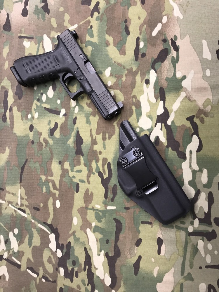 Black Kydex IWB Glock 17 GEN5 Holster