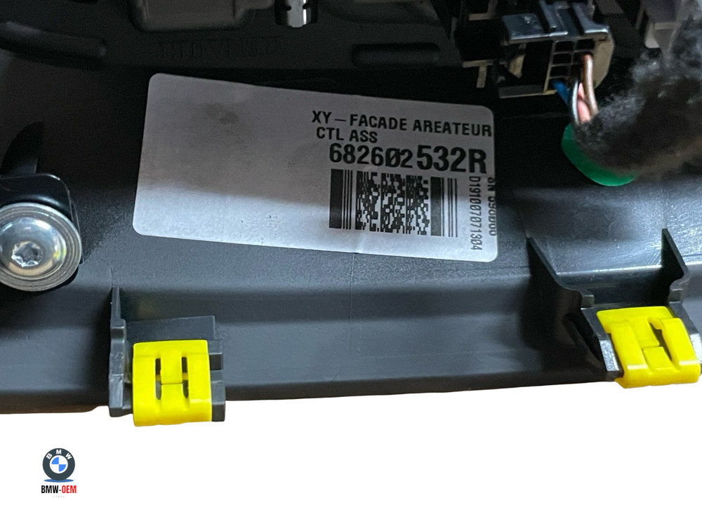 13-20 RENAULT CAPTUR CENTRE CONSOLE TRIM HEATER CONTROL AIR VENT