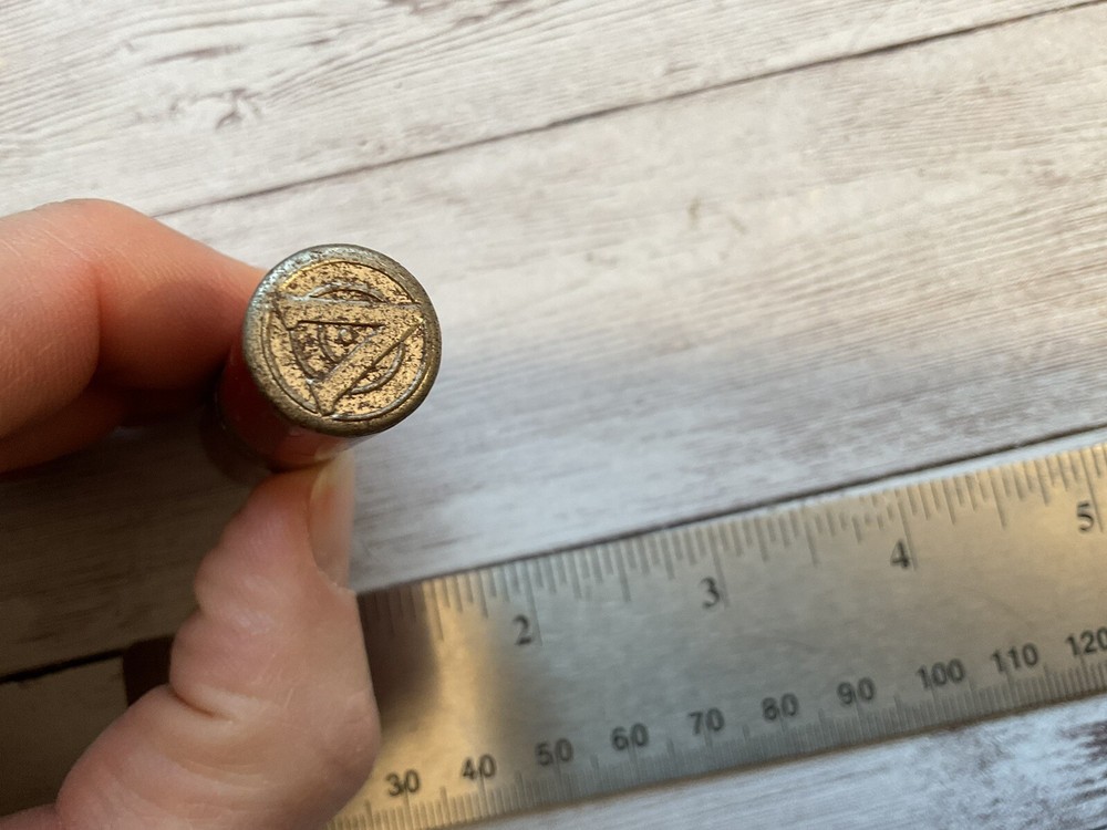 ORIGINAL WWII VICTORY LIGHTER