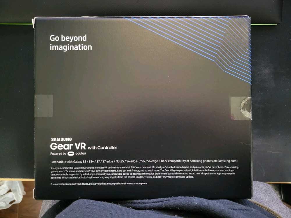 Samsung SMR324 Gear VR with Controller - Black