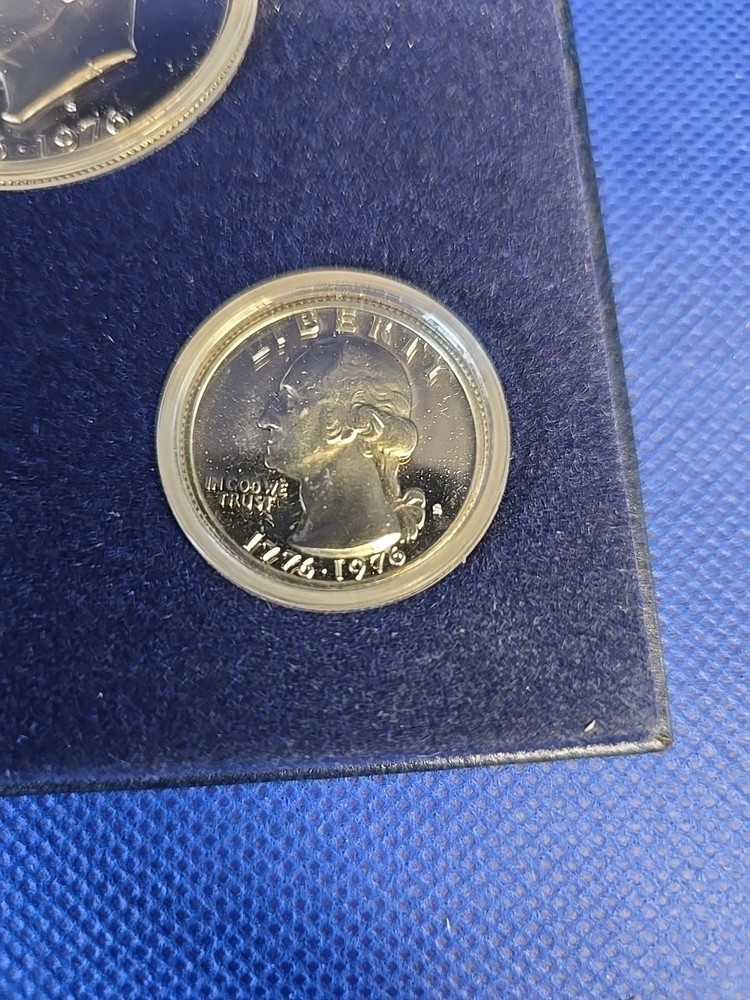 1976 Bicentennial Silver Proof 3 Piece Silver Set.