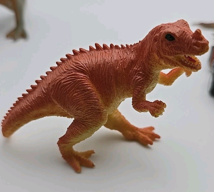 5 Random Dinosaur Toys 4"
