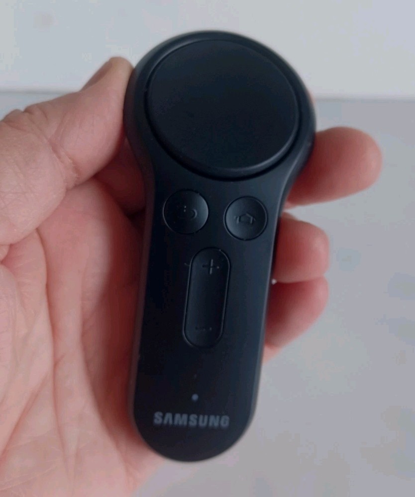 Samsung ET-YO324BBEGUS Gear VR Controller - Black
