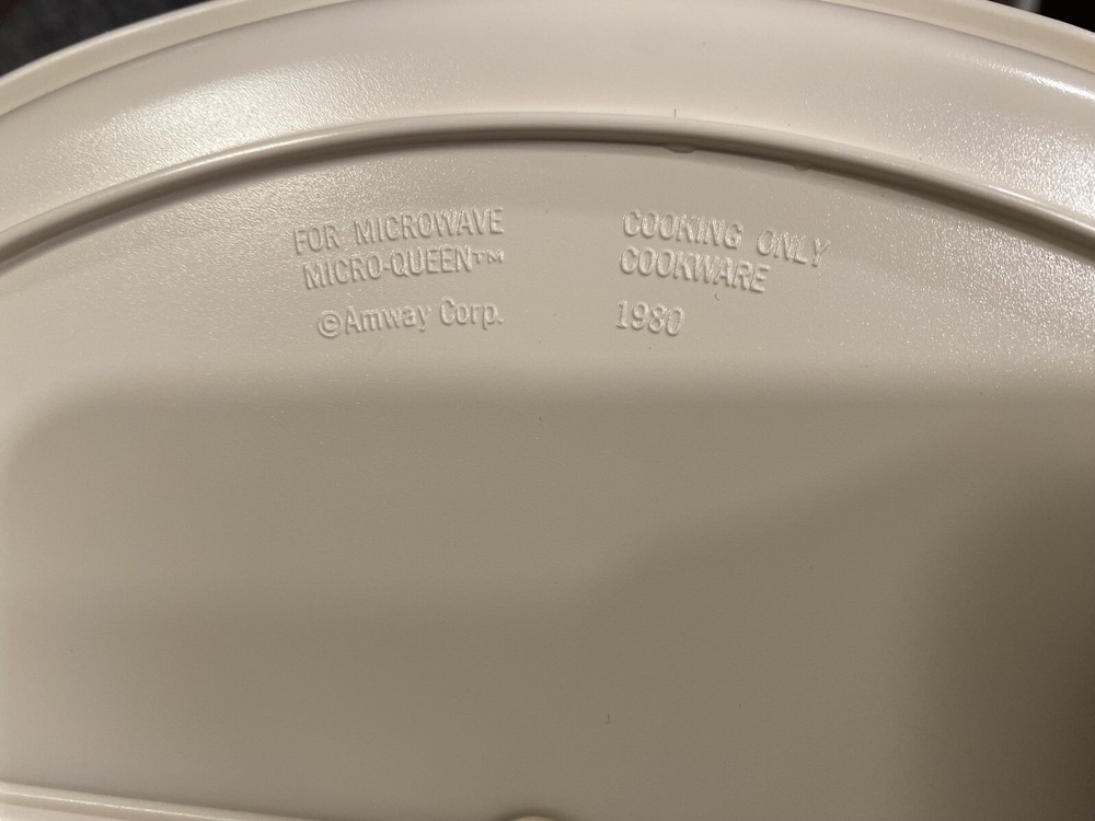 NEW 1980 Amway Micro-Queen Cookware Microwave Dish 2-piece MINT