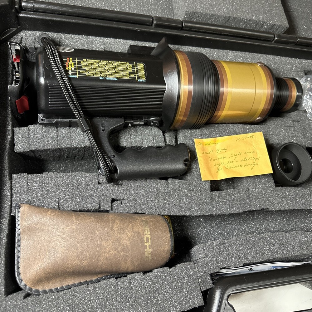 SIRCHIE GoldPanther FAL2000 Forensic Light Source - Ships FREE