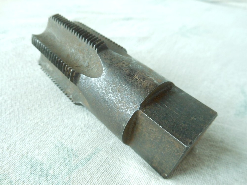 Vintage 1 1/4" Pipe Tap