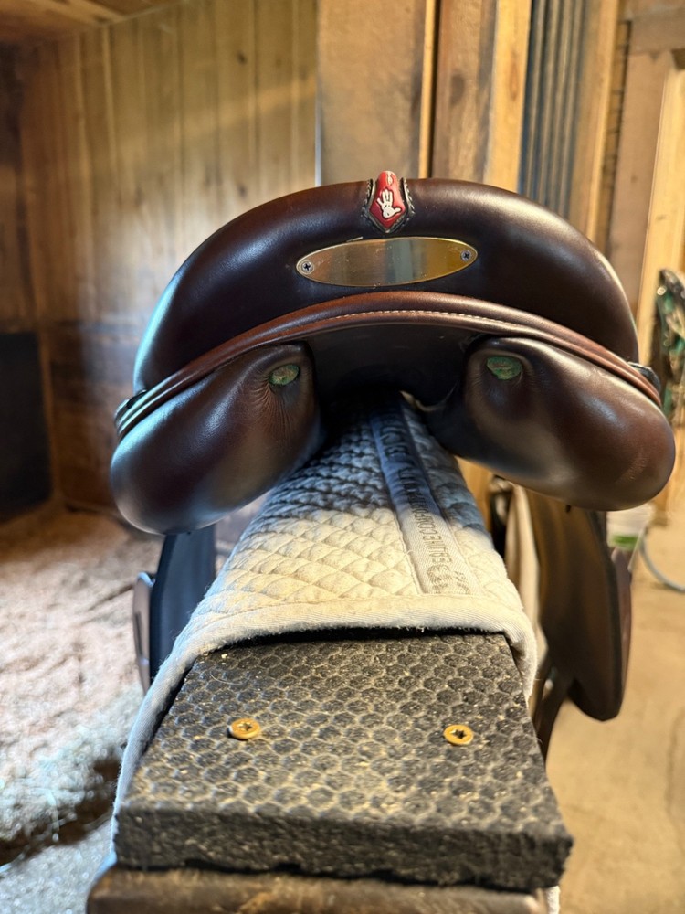 Equipe EK-Class monoflap jump saddle 17.5"+1