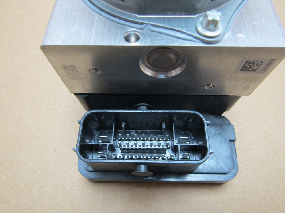 Suzuki DL1050 V-Strom 2021 265 miles ABS control unit module (5409)