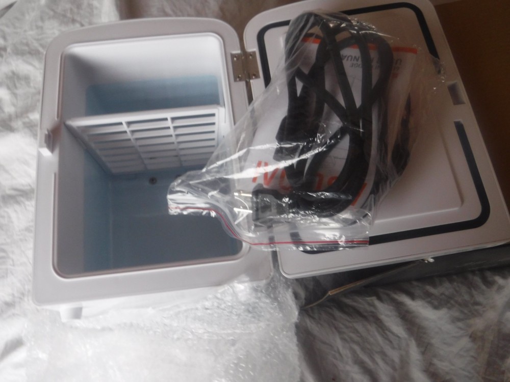 Astro AI 6 can Capacity White refridgerator NEW