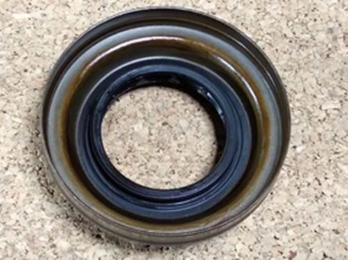 GENUINE LAND ROVER FRONT DIFFERENTIAL SEAL LR2 RANGE ROVER EVOQUE LR003152