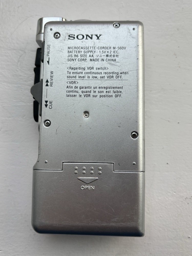 Sony Pressman M-560V Microcassette - Corder VOR Recorder Powers On Read Descript