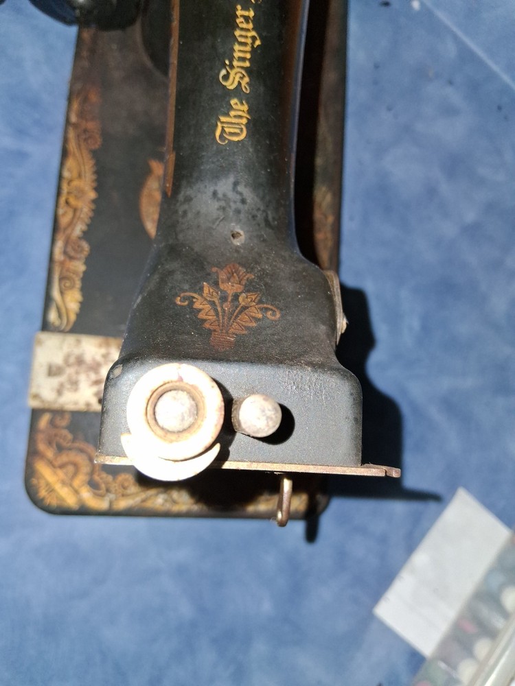 Old Singer Sewing Machine With Box