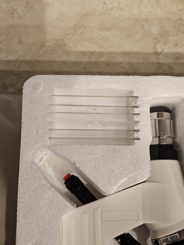 Celestron Digital Microscope Kit 40X to 600X Power