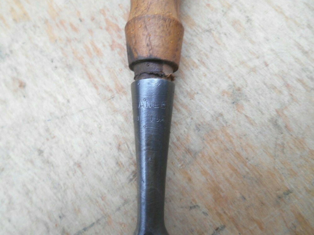 STANLEY 1/2" BEVEL EDGE SOCKET CHISEL