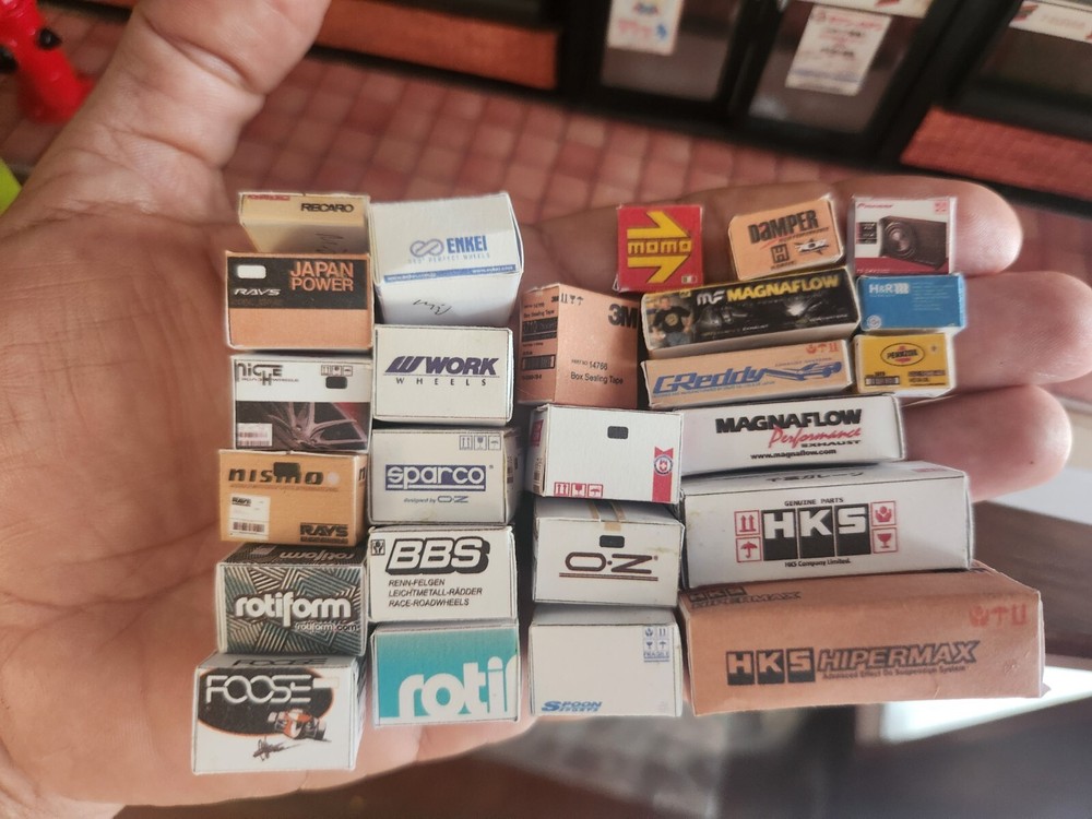 Pack 27 Boxes (Pre-Folded) 1/24 Scale Diorama Garage Accessory