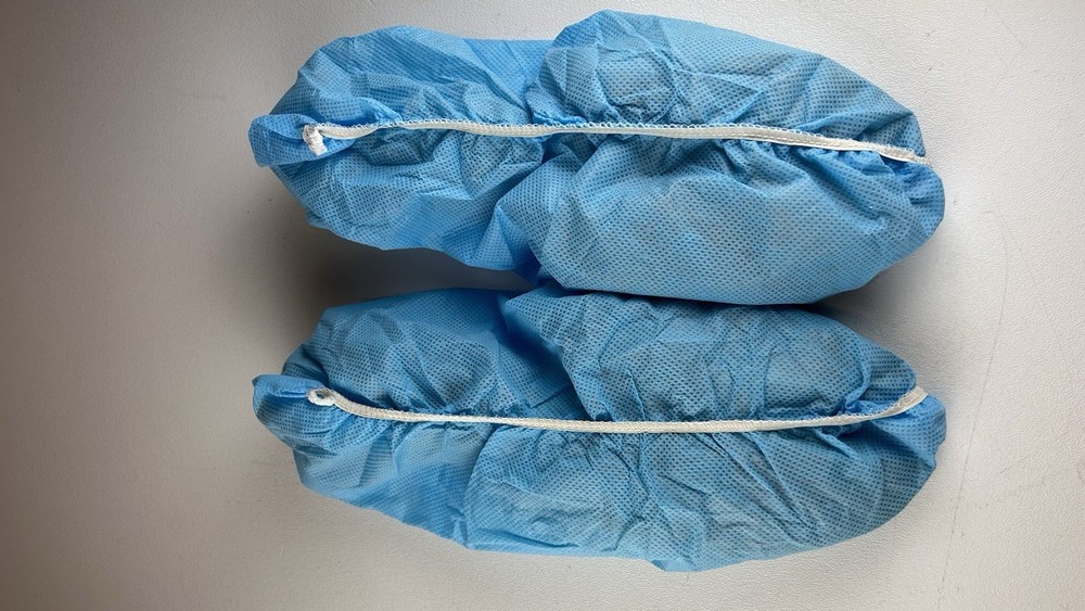 (100) Kimberly Clark Basic Shoe Cover - Universal Size - Blue - Nonconductiveq