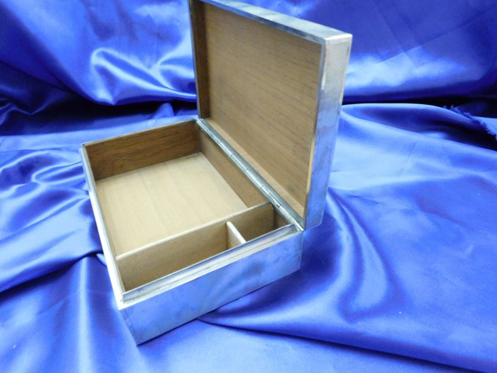 LARGE LUEN WO CHINESE EXPORT STERLING SILVER BOX - EXCELLENT CONDITION