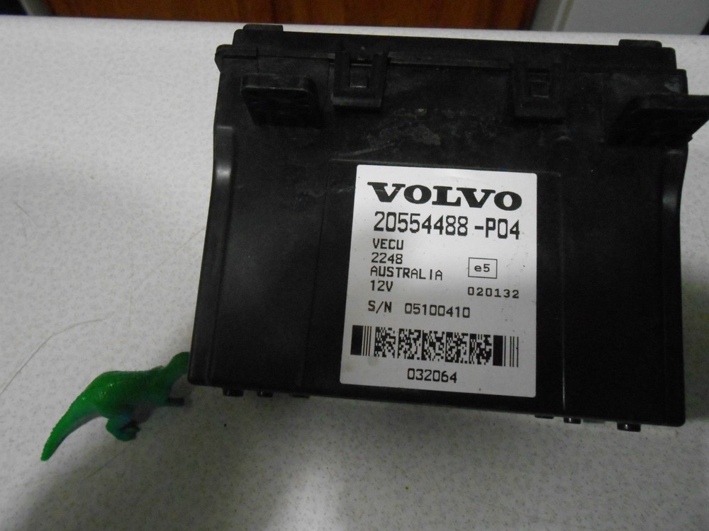 Volvo 20554488-P04 Siemens VECU Control Module