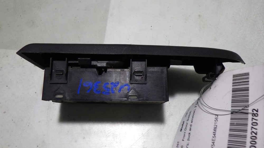 04 INFINITI G35 Front Door Switch